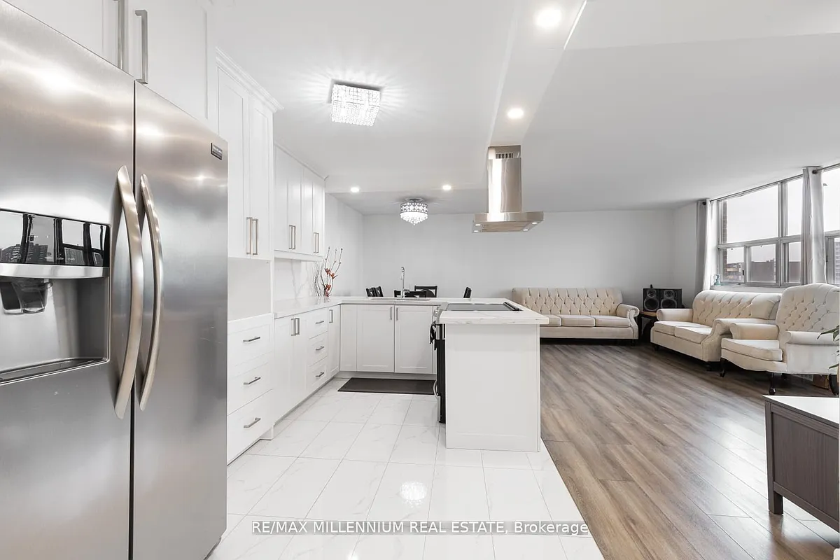 Building Photo - 2645 Kipling Ave W #706
