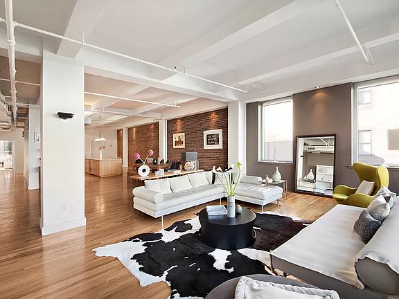 5th image of 132 W 22nd St APT 10