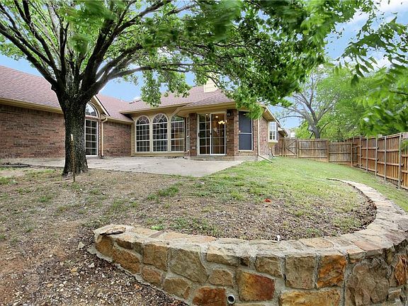 5th image of 8304 Crystalwood Dr