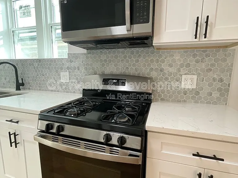 7512 N Claremont Ave #2 — Photo 7