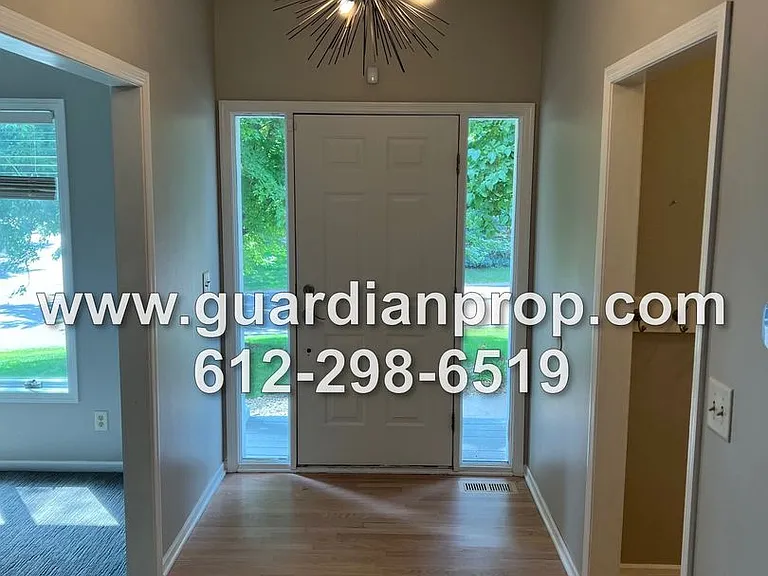 7303 Hidden Valley Ln S — Photo 2