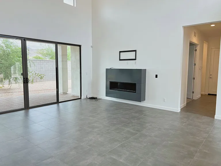 10920 E North Ln — Photo 3