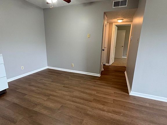 4th image of 121 N Brand St #13
