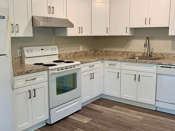 3rd image of 1727 Fair St #1