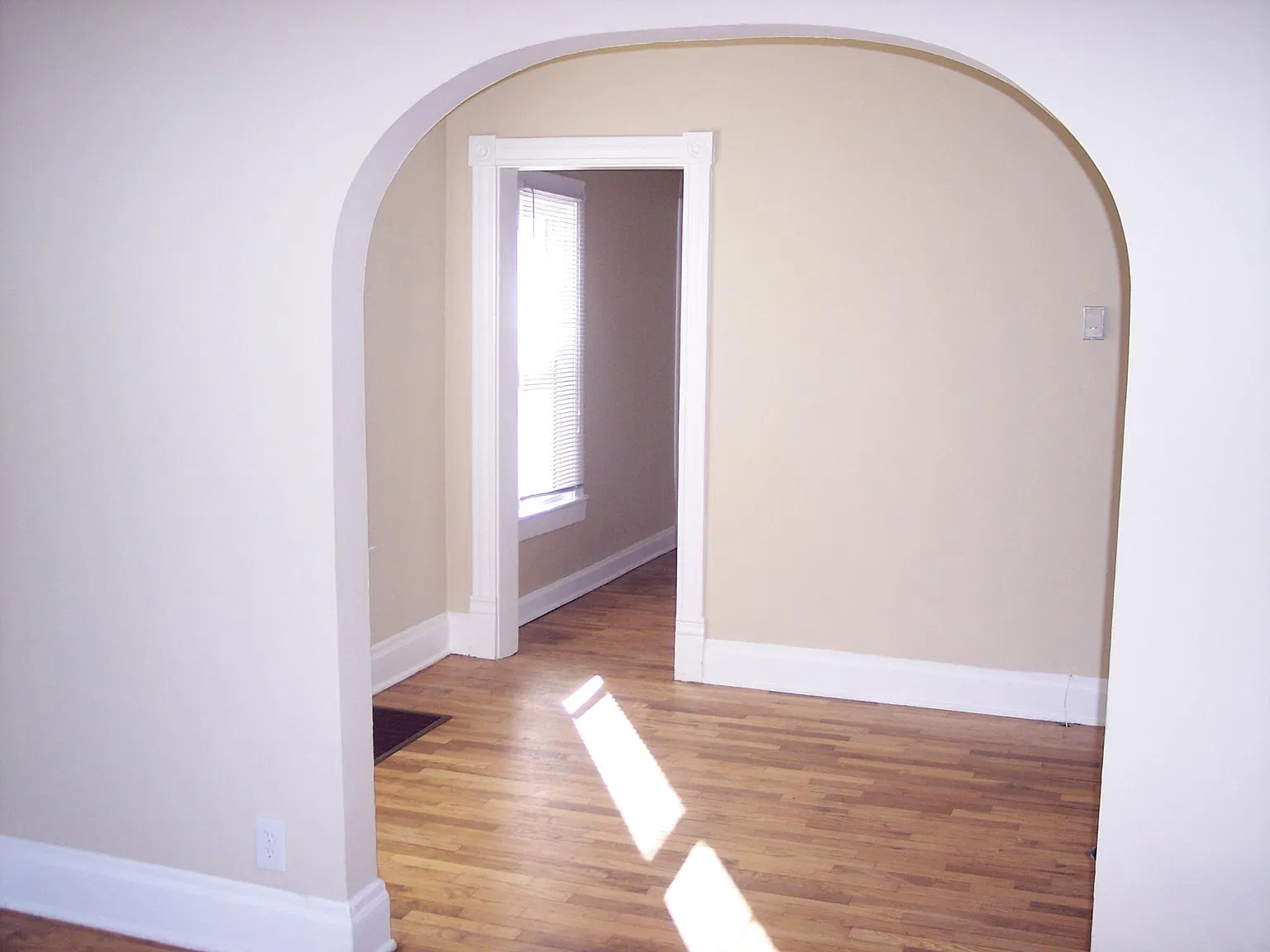 1 bed, 700 sqft, $950 — Photo 2