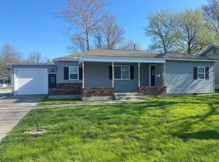 800 Harvey St, Harrisonville, MO 64701