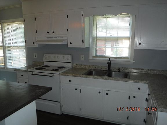 3rd image of 453 Cooper St