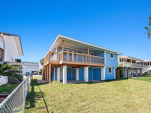 3rd image of 545 Pompano Street
