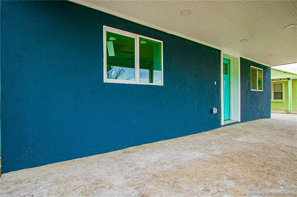 2 bed, 1.0 bath, 828 sqft, $1,350 — Photo 2