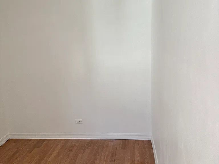4512 S Fairfield Ave #3 — Photo 1