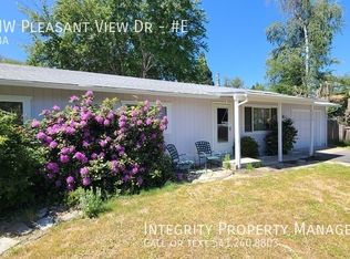 347 NW Pleasant View Dr APT E, Grants Pass, OR 97526