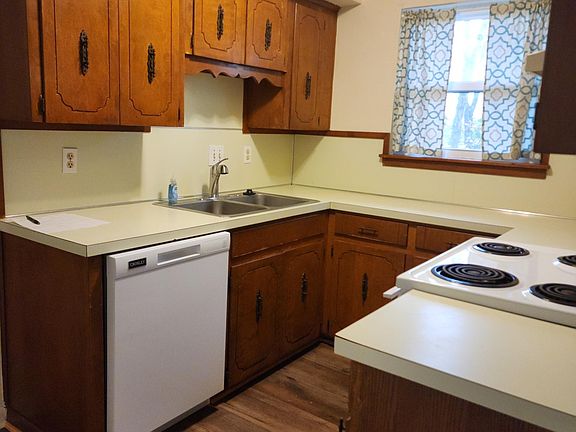 5th image of 311 Sierra Madre Dr APT A