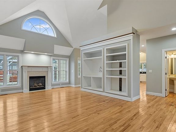 5th image of 7541 Plum Hollow Cir
