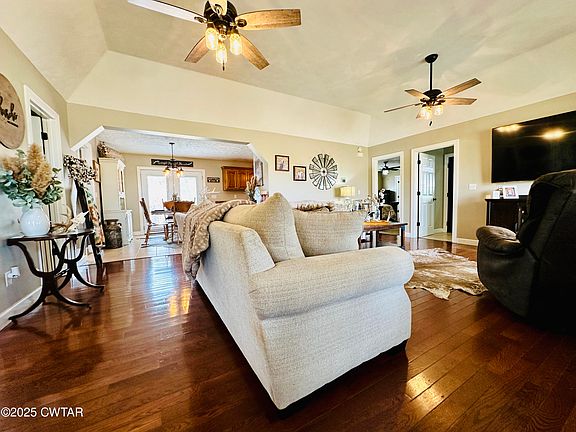 5th image of 155 Coy Isbell Dr