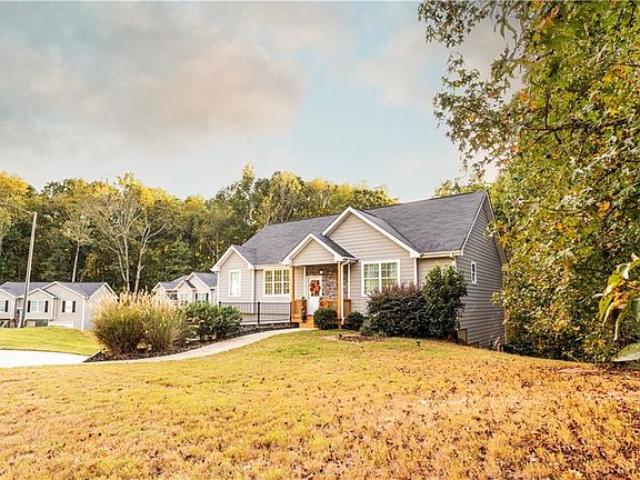 3rd image of 355 Conner Ct