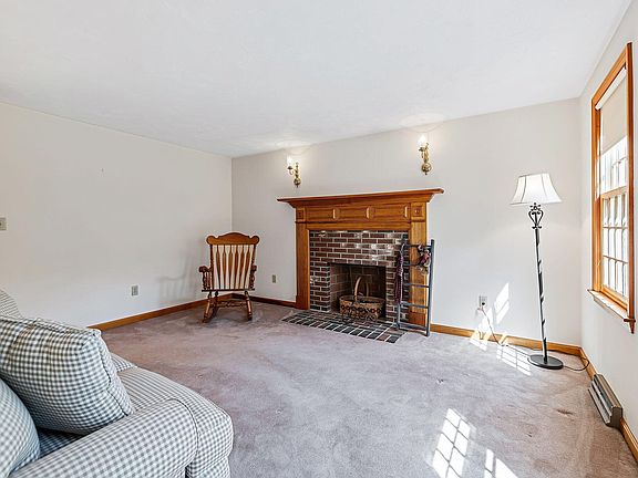 5th image of 125 Bradley Lane