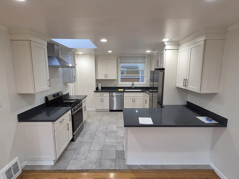 63 Riverton Dr