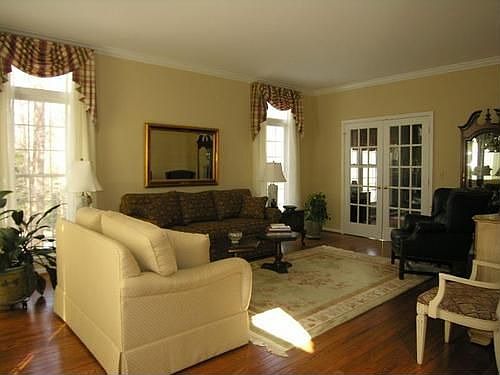 3rd image of 9220 Wrights Hollow Ln