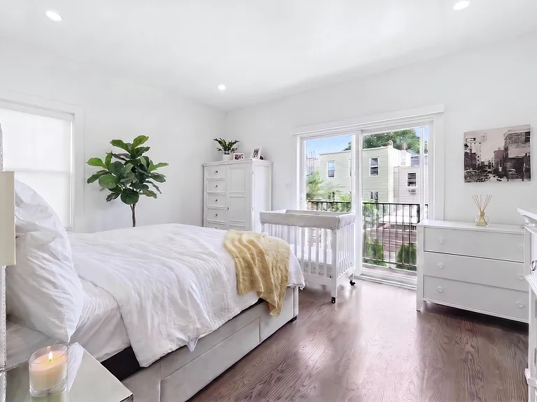 290 Griffith St #1 — Photo 21