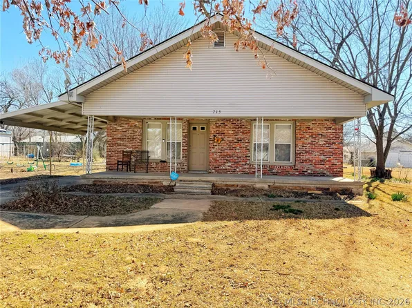 715 N Burgess St, Holdenville, OK 74848
