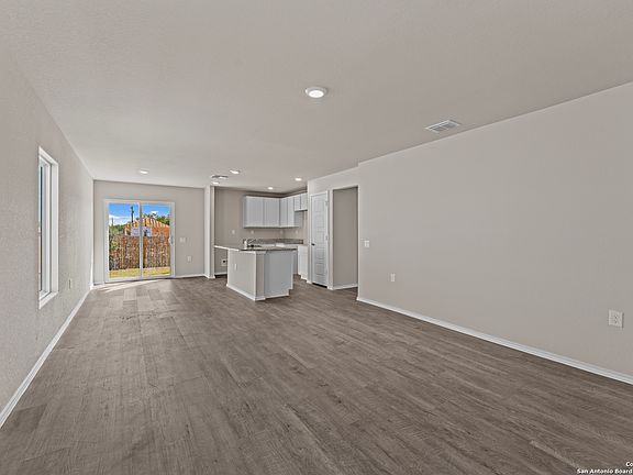 3rd image of 1410 Outrigger Way
