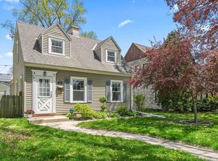 2744 N 74th St, Wauwatosa, WI 53210