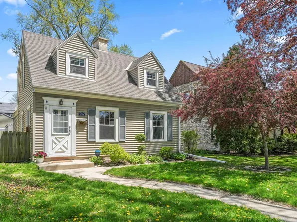 2744 North 74th STREET, Wauwatosa, WI 53210