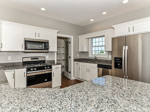 3rd image of 1973 Summerfield Ln