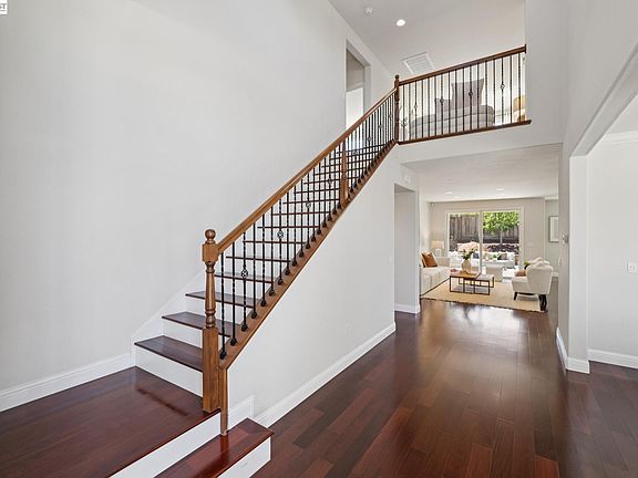 5th image of 123 Benmore Dr