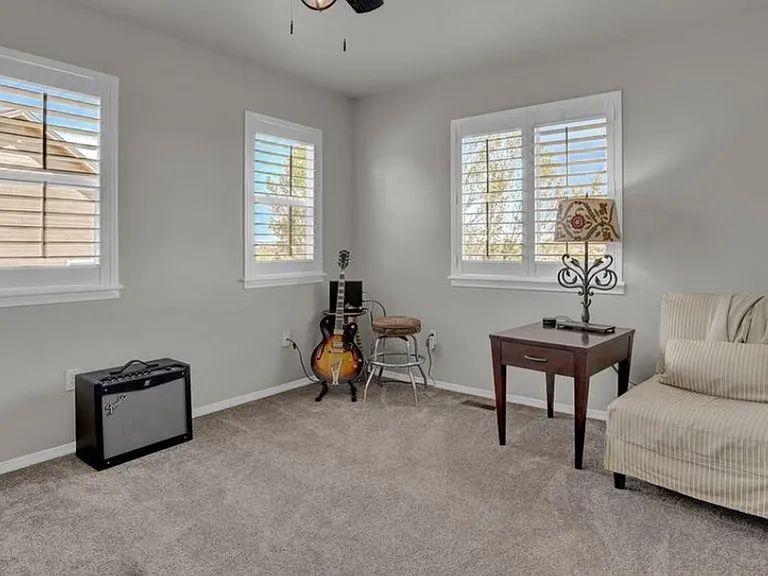 5727 Cross Creek Dr — Photo 17