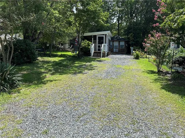 125 Club House Dr, Badin Lake, NC 28127