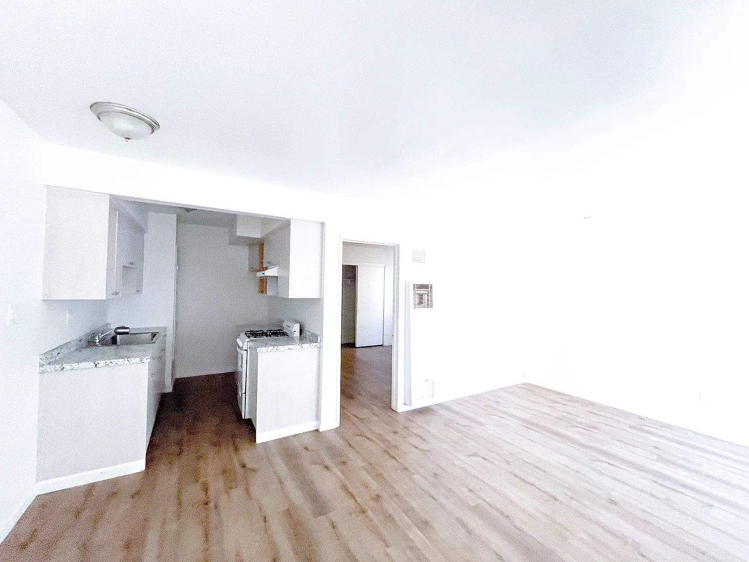 1 bed, 800 sqft, $1,750 — Photo 2