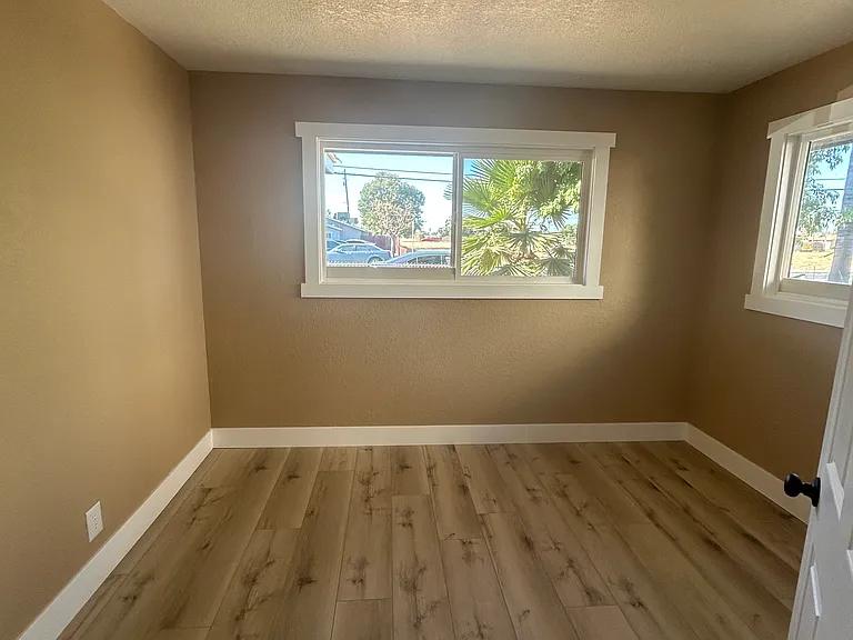 1132 W 7th St — Photo 11