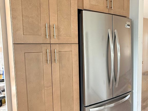 4th image of 50 Westport Dr