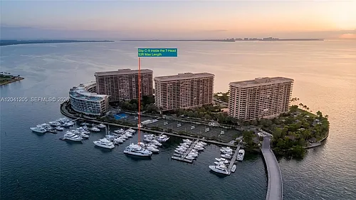 4 Grove Isle Dr #C-9 Photo 1