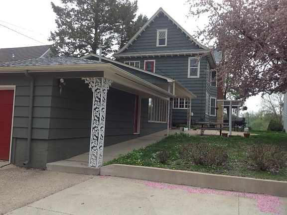 3rd image of 415 Lakeview Blvd