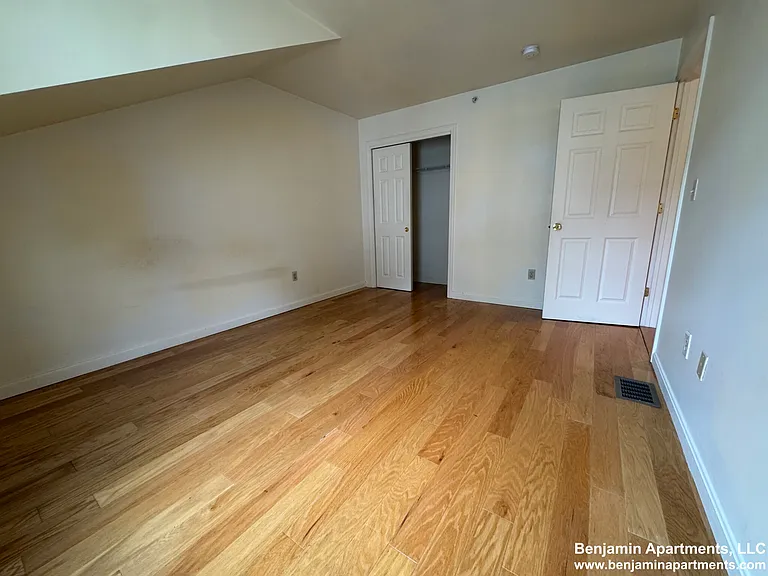 Raymond St — Photo 4