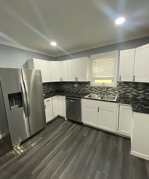 220 Bassett St #11 — Photo 15
