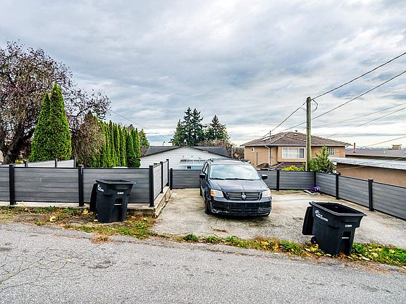 5th image of 1791 E 64th Ave