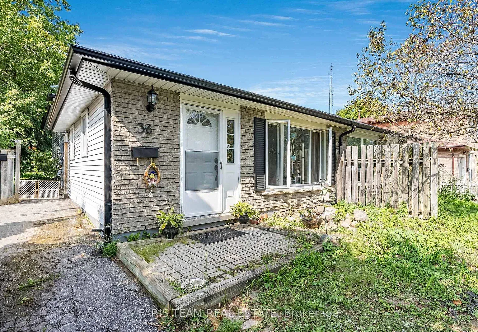 36 Charlbrook Avenue Barrie — Photo 1