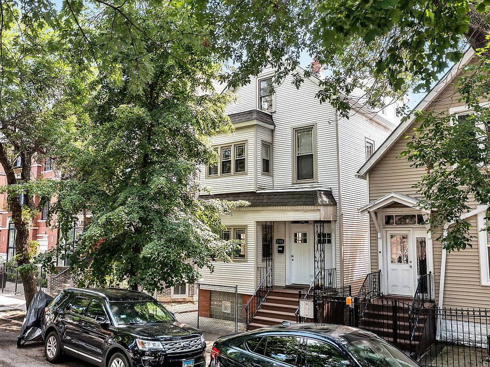 1st image of 2843 W Lyndale St #1