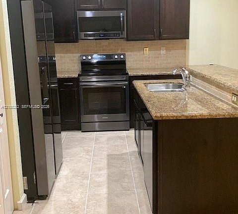 4th image of 242 SW 7th Ct