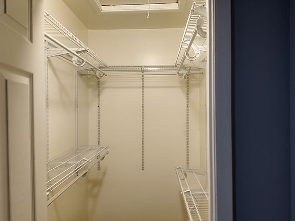 5th image of 142 S Summit Ave #2