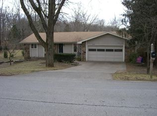 2206 E Cardinal St, Springfield, MO 65804