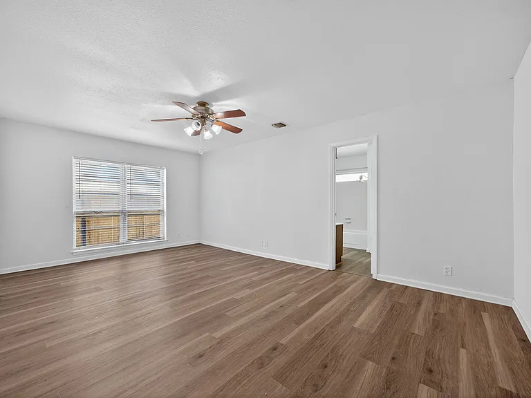 4659 Wetz Dr — Photo 13