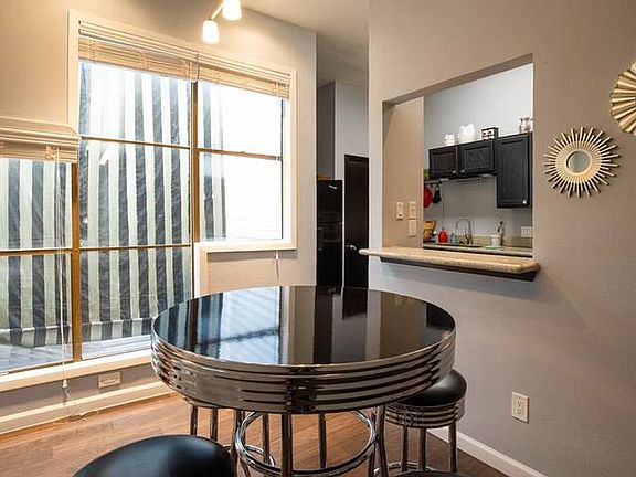 5th image of 204 Marshall St Unit 3