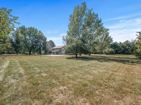 874 Ross Rd, Hudson, WI 54016