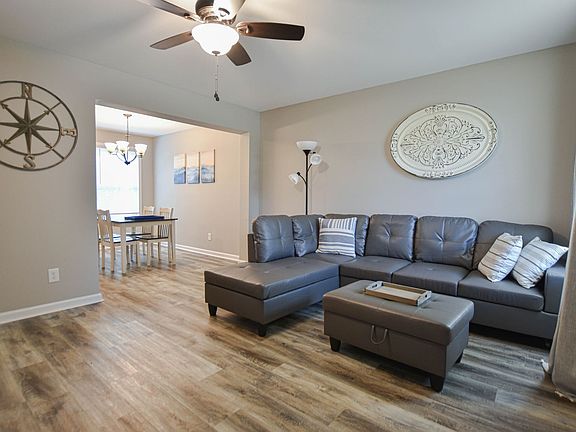 4th image of 219 Smithson Ln #D