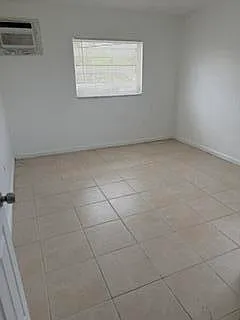 2285 NE 172nd St #15 — Photo 1