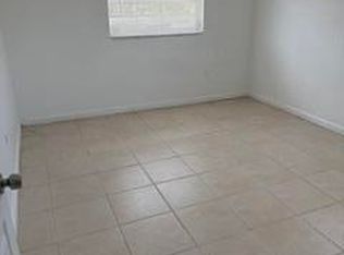 2285 NE 172nd St APT 15, North Miami Beach, FL 33160